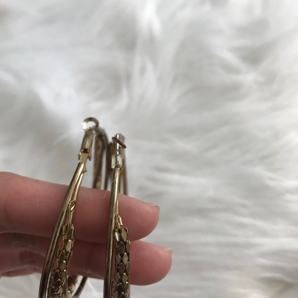 Earrings - Picture 4 of 6